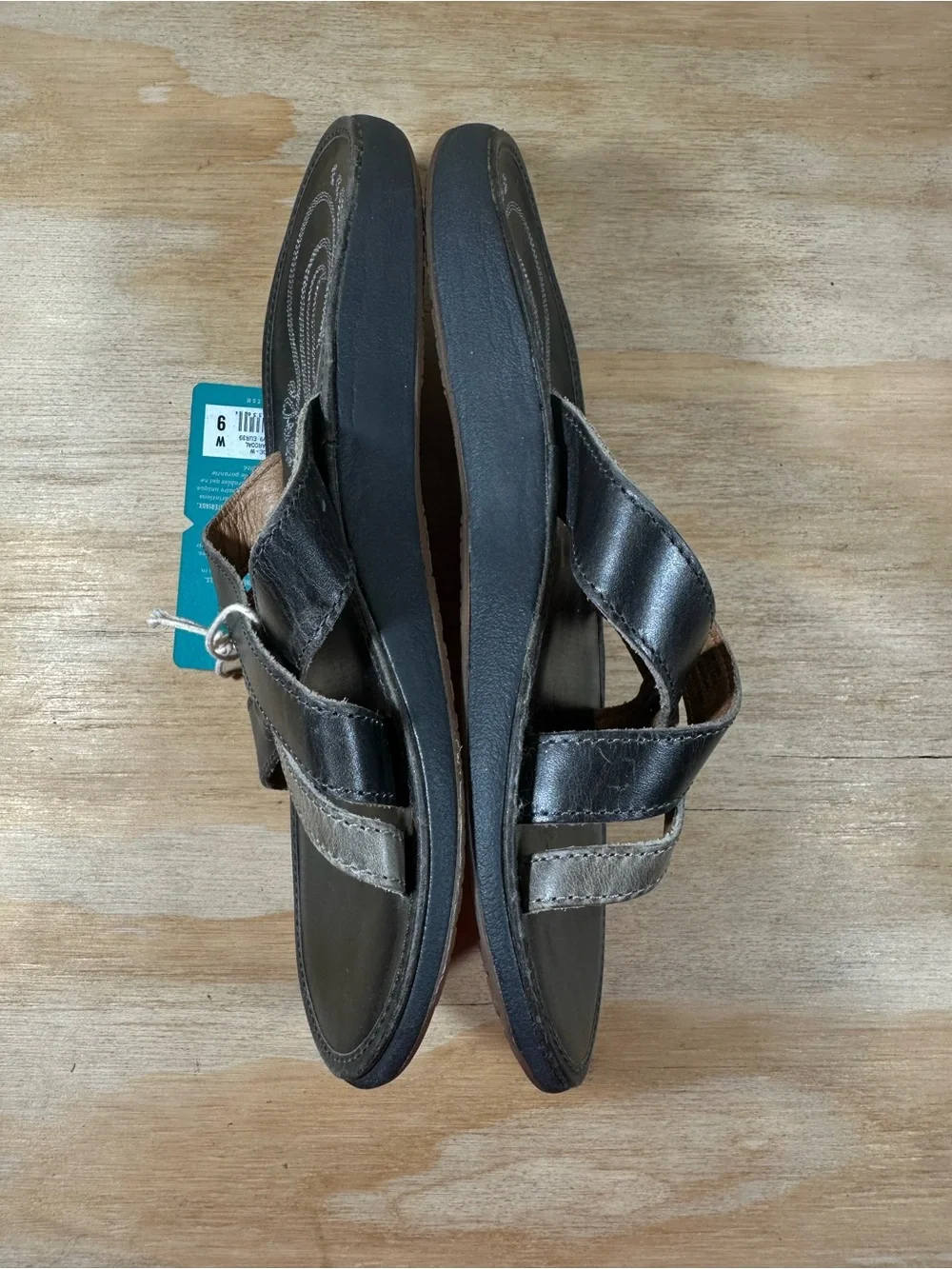 Olukai Paniolo Leather Cross-Strap Sandals Women’s Size 9